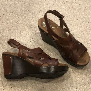 EUC Dansko Wedge Sandals